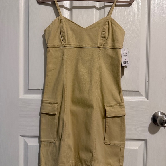 NEW BRAND WITH TAGS JUNIOR'S LOVE FIRE SLEEVES CARGO POCKET TWILL DRESS - Picture 4 of 6